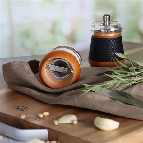 Moulin à Sel En Bois Effet Cuir Blanc 6 Moulin à Sel En Bois Effet Cuir Blanc – Image 4