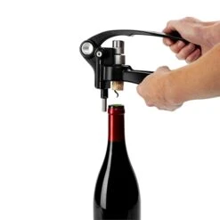 Le Creuset Tire-bouchon à Levier Et Coupe-capsules -Joseph Joseph || Peugeot Soldes Magasin 201023 1 1 Tire bouchon a levier et coupe capsules Le Creuset