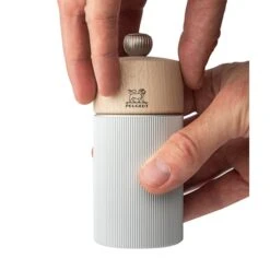 Peugeot Moulin à Sel Line -Joseph Joseph || Peugeot Soldes Magasin 201236 1 2 Moulin a sel Line Peugeot