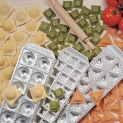 Imperia Coffret Raviolamp Tris 3 Plaques à Raviolis Et Tortellis + Rouleau -Joseph Joseph || Peugeot Soldes Magasin 22900 1 1 Coffret Raviolamp tris 3 plaques a raviolis et tortellis rouleau Imperia