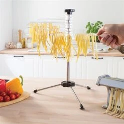 Lot Machine à Pâtes Et Séchoir à Pâtes Pliable -Joseph Joseph || Peugeot Soldes Magasin 289001 1 2 Lot machine a pates et sechoir a pates pliable Mathon