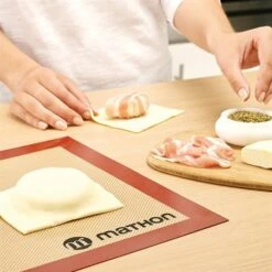 Lot Entonnoir à Piston Pro En Inox Et Tapis De Cuisson 8 Lot Entonnoir à Piston Pro En Inox Et Tapis De Cuisson -Joseph Joseph || Peugeot Soldes Magasin 519073 2 1 Lot Entonnoir a piston pro en inox et tapis de cuisson Mathon