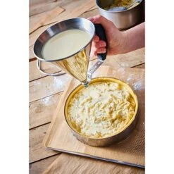 De Buyer Entonnoir à Piston Kwik Noir -Joseph Joseph || Peugeot Soldes Magasin 573050 2 1 Entonnoir a piston Kwik noir De Buyer