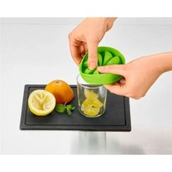 Presse-agrume For Drinks -Joseph Joseph || Peugeot Soldes Magasin 613032 4 1 Presse agrume For Drinks Betty Bossi