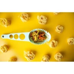 Cuillère à Spaghetti Avec Mesureur 3 En 1 5 Cuillère à Spaghetti Avec Mesureur 3 En 1 -Joseph Joseph || Peugeot Soldes Magasin 654191 1 1 Cuillere a spaghetti avec mesureur 3 en 1 Point Virgule