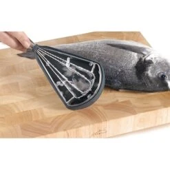 Grattoir à Poisson Inox -Joseph Joseph || Peugeot Soldes Magasin 673132 2 1 Grattoir a poisson inox Lacor
