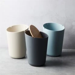 Poubelle Fibre Bambou Gris Avec Couvercle 14,4 X 20,6 Cm 7 Poubelle Fibre Bambou Gris Avec Couvercle 14,4 X 20,6 Cm -Joseph Joseph || Peugeot Soldes Magasin 690006 2 1 Poubelle fibre bambou gris avec couvercle 14 4 x 20 6 cm Point Virgule