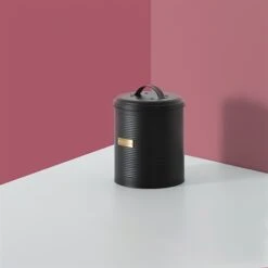 Typhoon Seau à Compost 2,5 L Noir -Joseph Joseph || Peugeot Soldes Magasin 880056 1 1 Seau a compost 2 5 L noir Typhoon